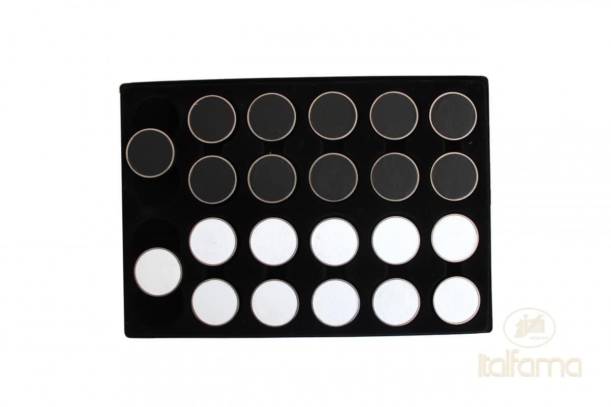 Italfama ALUMINUM AND LEATHERETTE CHECKERS SET