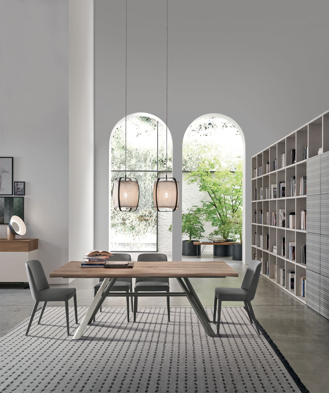 Tomasella Tudor table table